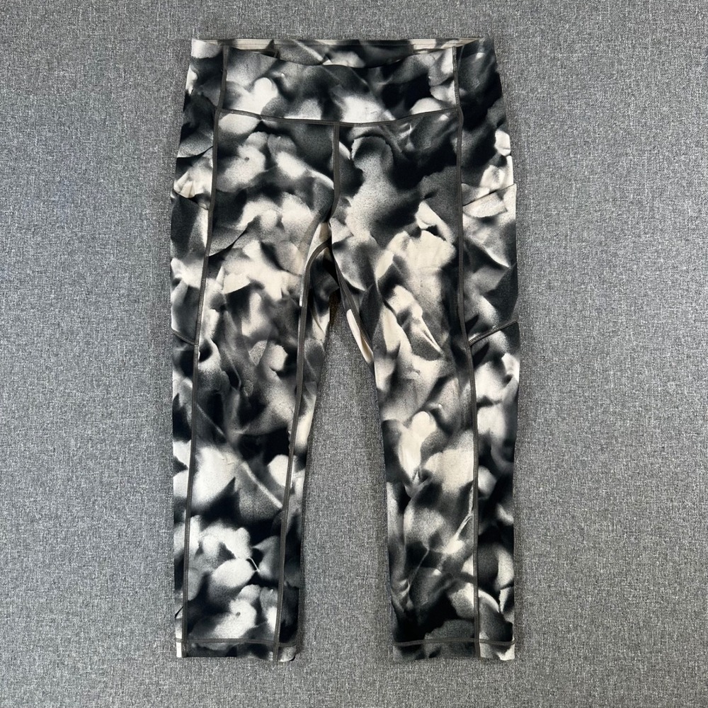 Lululemon Speed Up Crop Leggings Size 8 Black White Floral‎ Abstract 19 Inseam